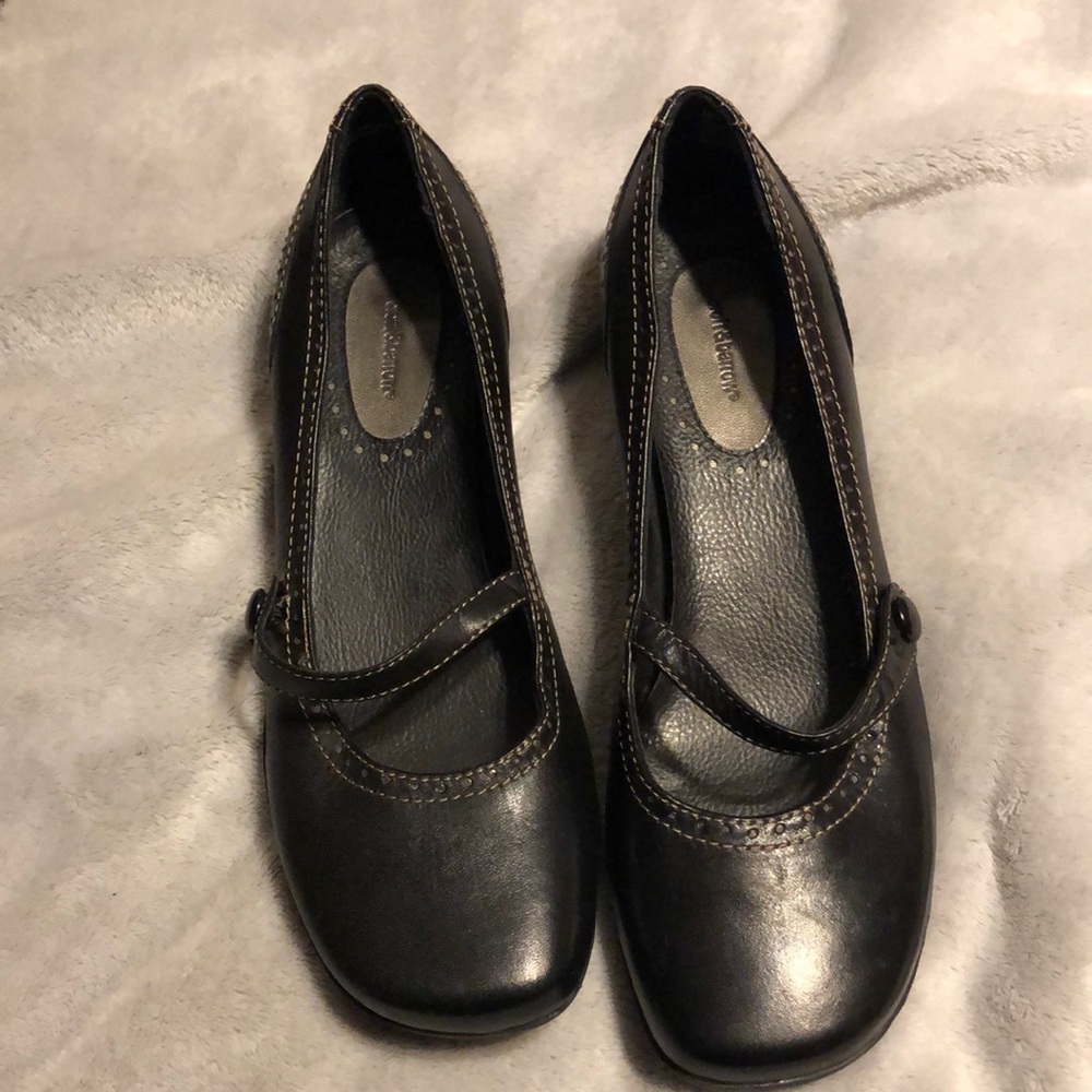 Croft and barrow leather slip on flats